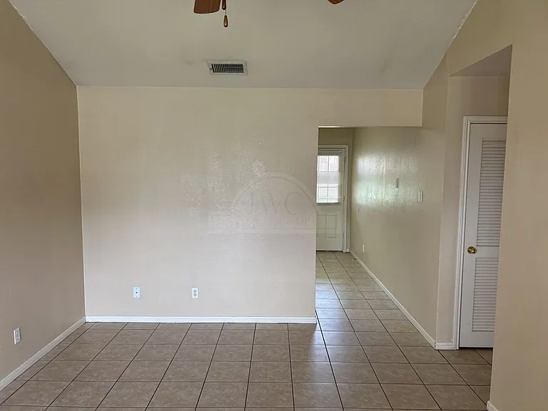 1905 Windward Dr — Photo 4