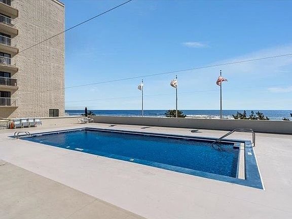 2nd image of 3500 Boardwalk #924N