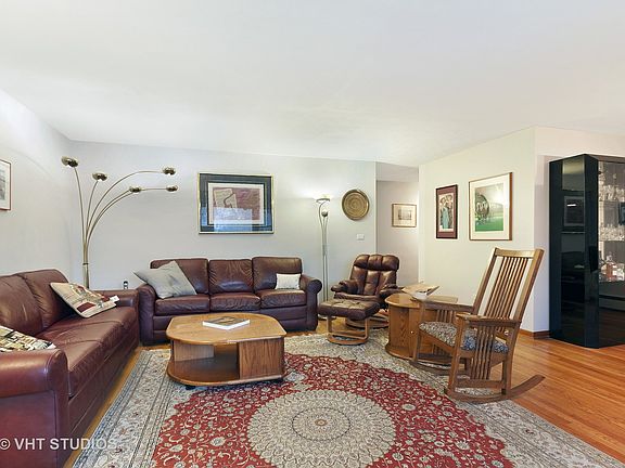 2nd image of 4616 Oakwood Ave