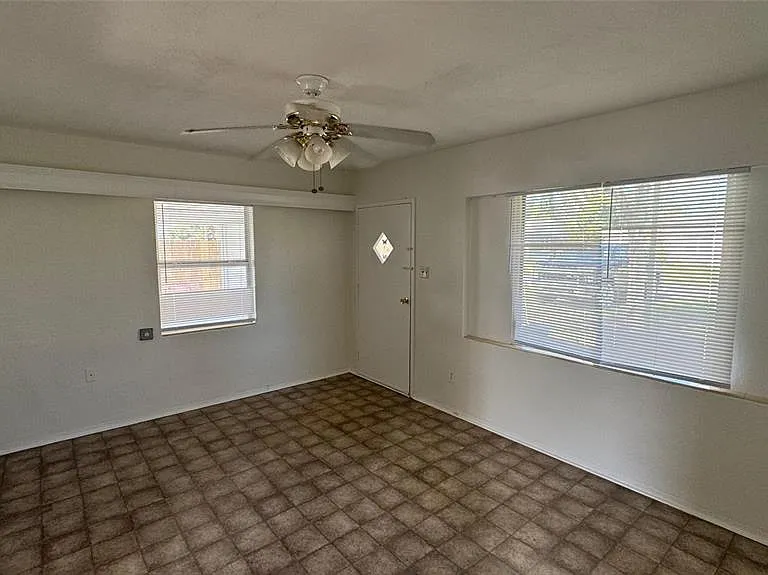 13920 3rd St — Photo 5