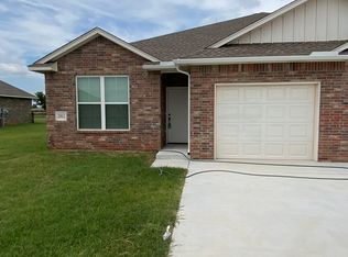 2090 Cali Jo Ct UNIT 2, Blanchard, OK 73010