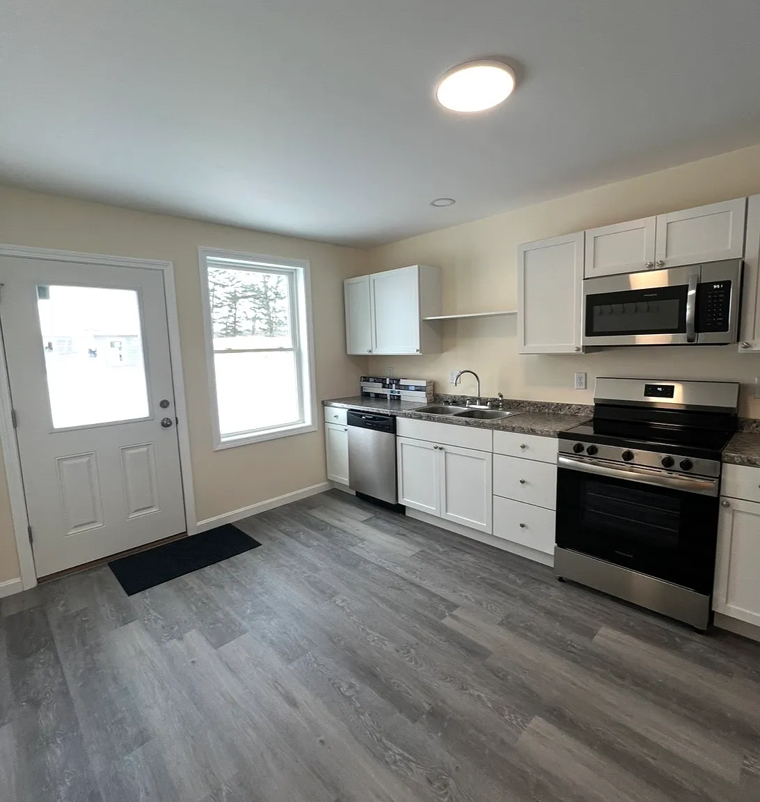 2 bed, 1020 sqft, $1,650 — Photo 3