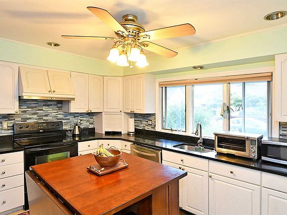 2nd image of 28 Arbor Ln