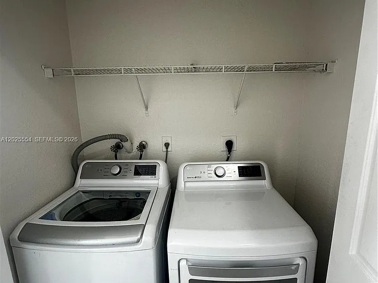 2718 SE 15th Pl #147 — Photo 8