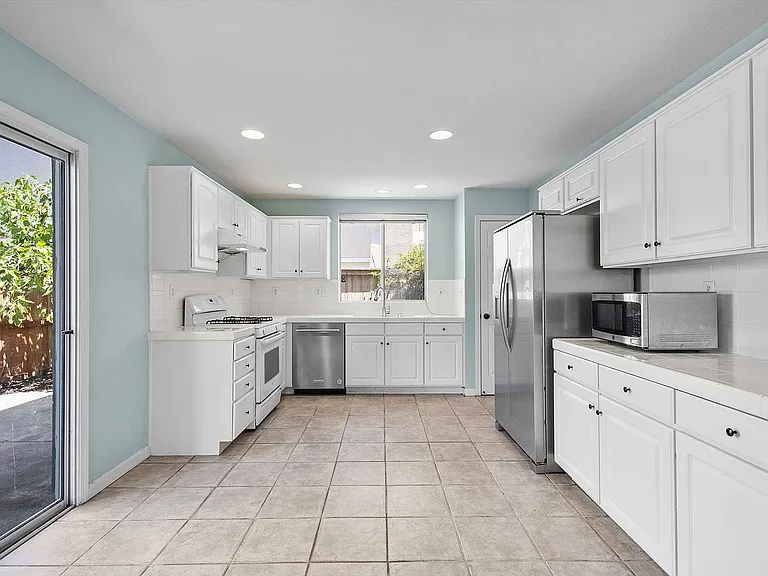 1 Challen Ct — Photo 6