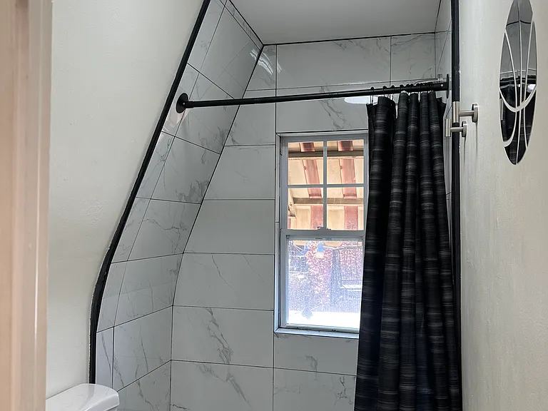 822 S George St #3 — Photo 9