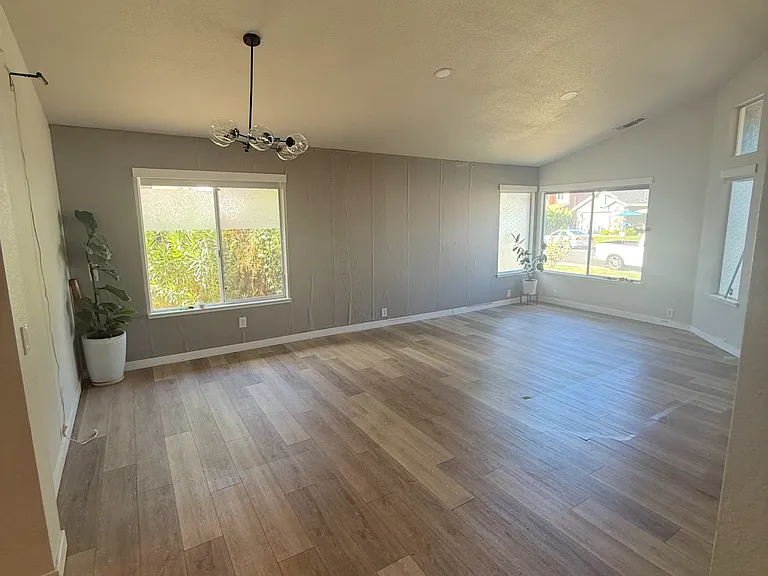 Living room dining room