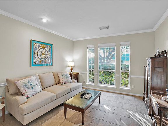 4th image of 3910 Breezeway Drive Drive