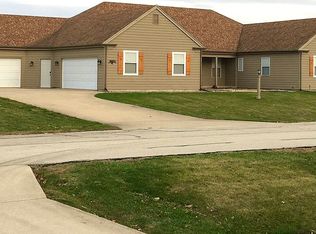 4212 Prairiewest Dr, Champaign, IL 61822