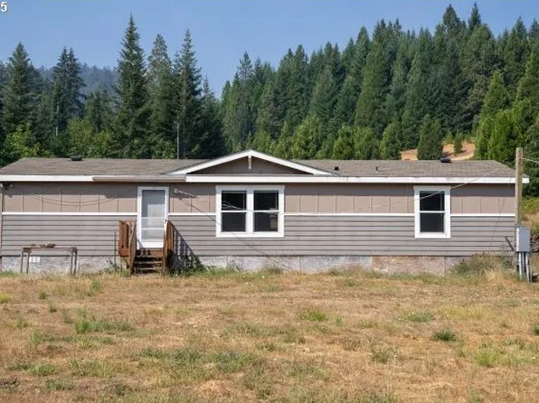 911 Tunnel Rd, Glendale, OR 97442