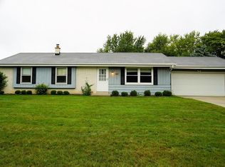 15490 W Linfield Ln, New Berlin, WI 53151