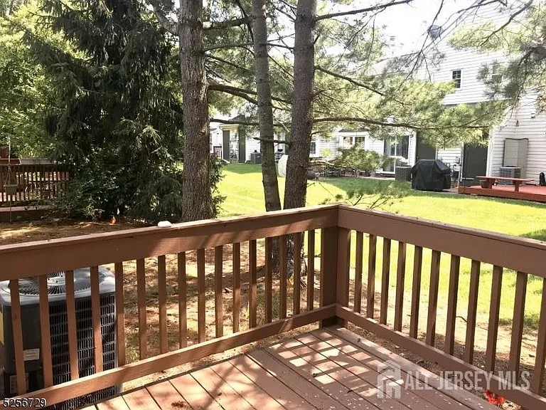 173 Jordans Cir — Photo 6