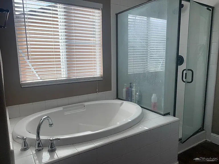 1011 Thoma Ln — Photo 16