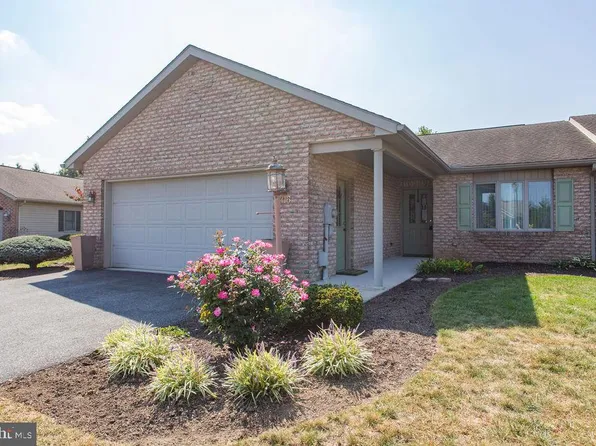 316 Sunbrook Dr, Chambersburg, PA 17201