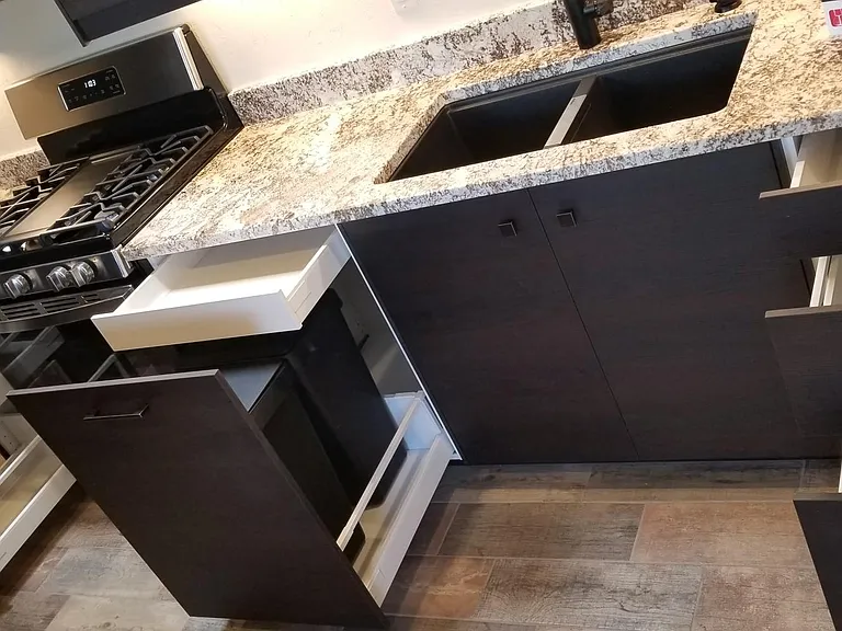 Soft close, easy access drawers.