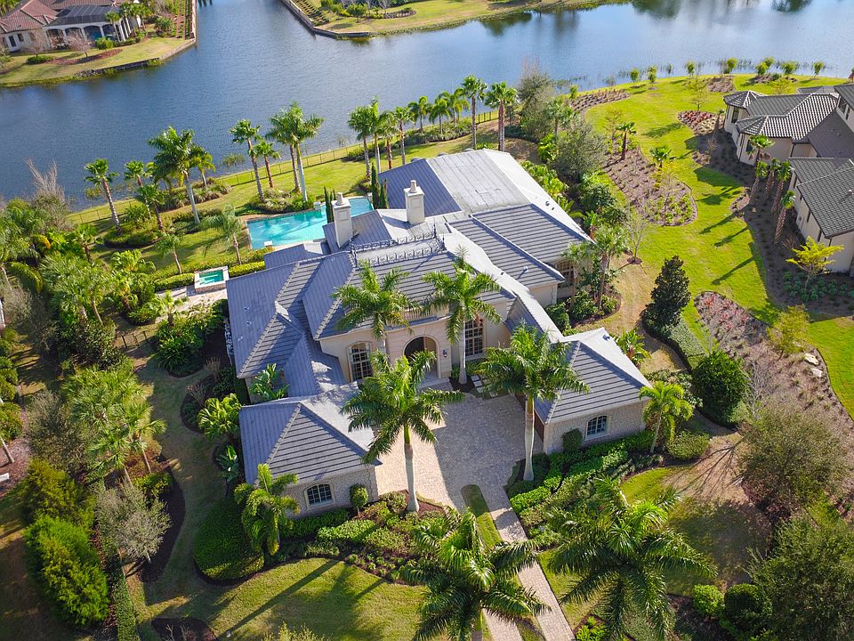 Aerial.....210 ft shoreline
