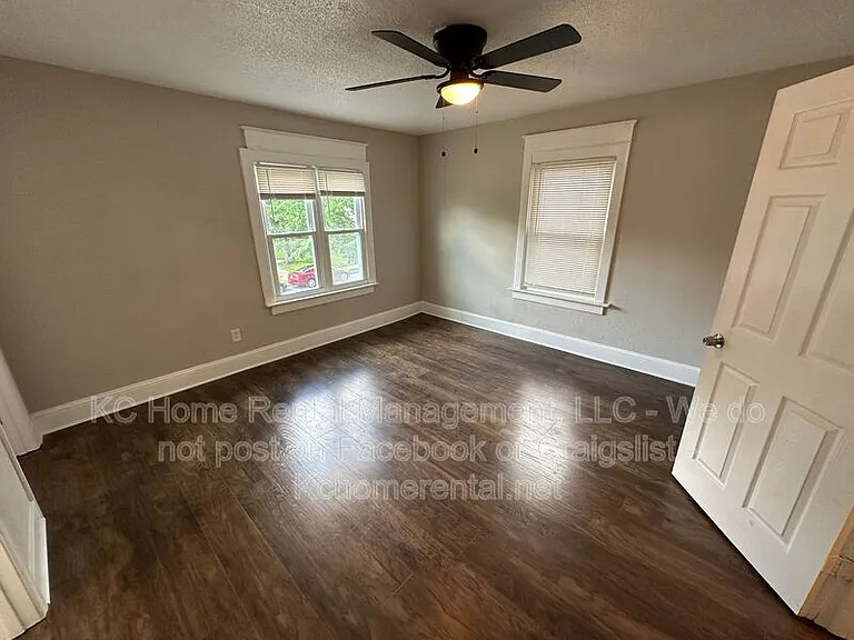 3016 E 32nd St — Photo 34