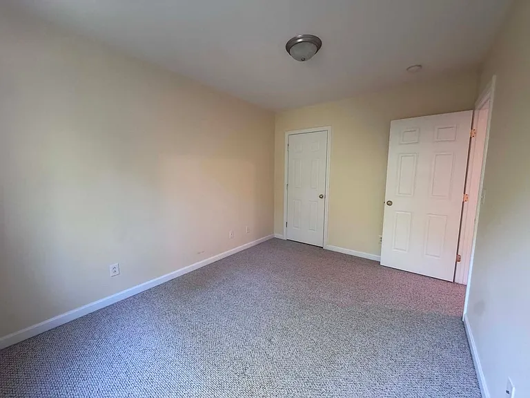 15 Edgefield Ln — Photo 14