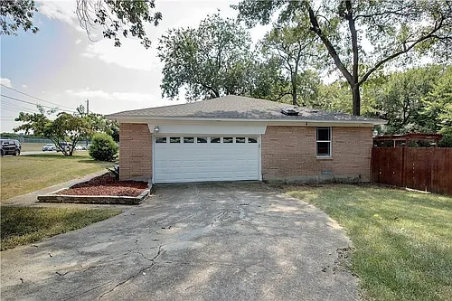 8115 Claremont Dr Photo 1