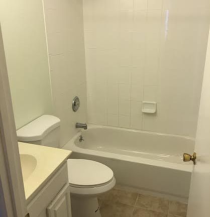 4th image of 2026 Bergen St APT 3