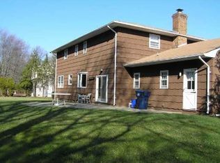 6 Upper Brook Dr, North Brunswick, NJ 08902