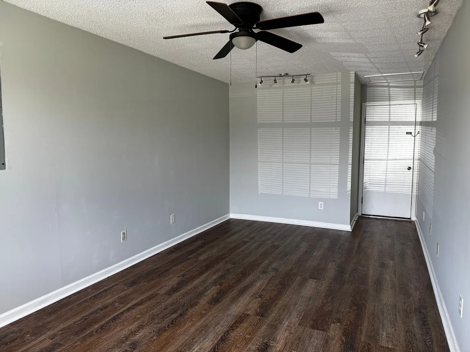 3 bed, 2.0 bath, 1428 sqft, $1,750 — Photo 3