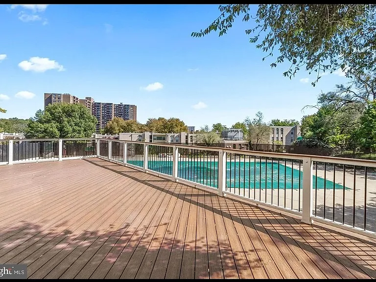 5300 Holmes Run Pkwy #319 — Photo 20