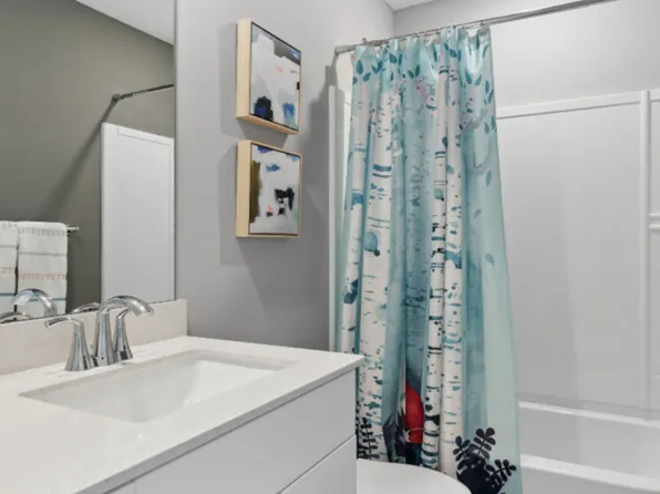 23218 Amber Dr, Rogers, MN 55374