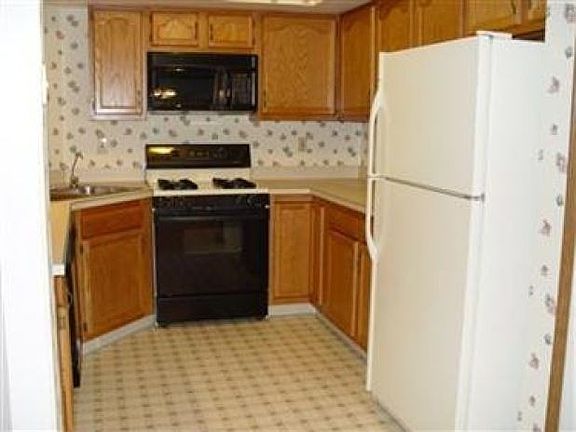 3rd image of 872 Tollis Pkwy #C-l