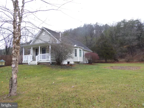 570 Happy Hollow Rd, Petersburg, WV 26847