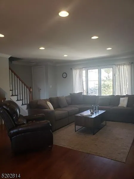 2 bed, 2.5 bath, 1350 sqft, $4,500 — Photo 4