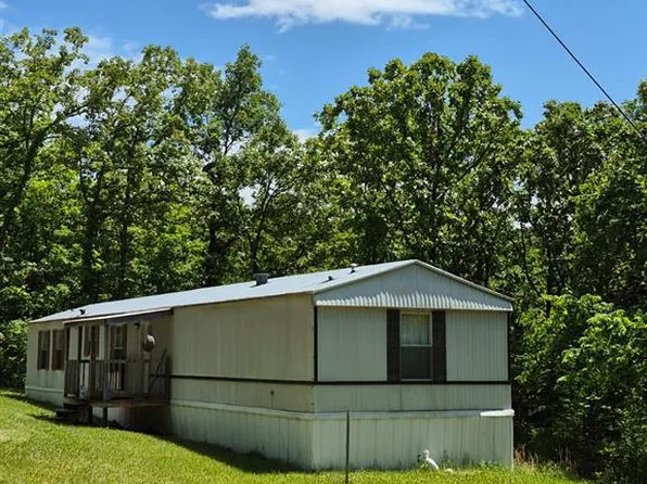 250 Red Fox Dr, Bourbon, MO 65441