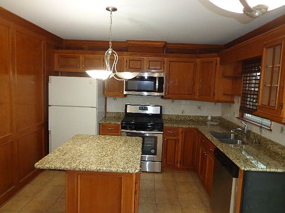 5th image of 2198 N Sunrise Dr