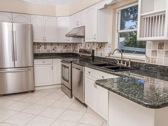 3rd image of 13547 Bellewood Ave