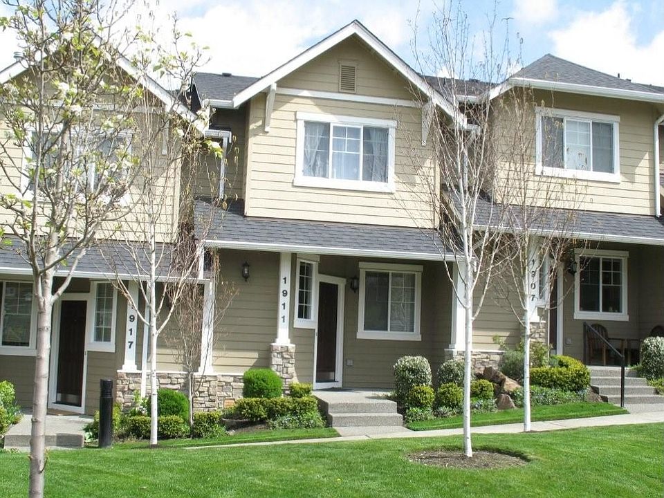 1st image of 1911 NE Killian Ln #13C
