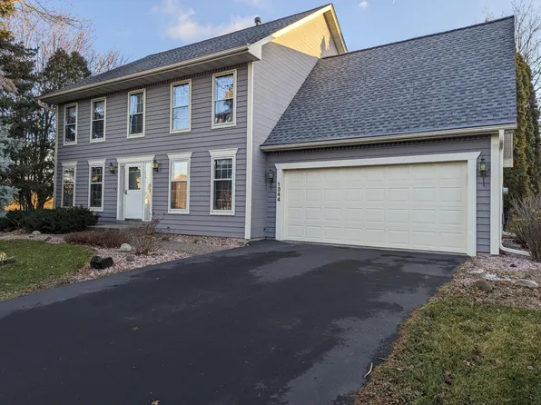 1344 Interlachen Dr, Eagan, MN 55123