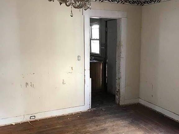 4th image of 24 Jewett St