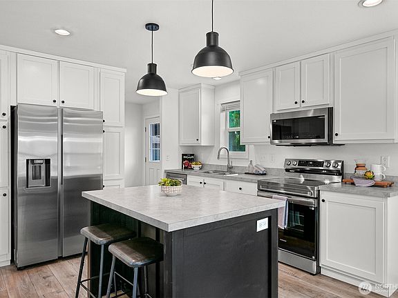 3rd image of 211 Harrison Street