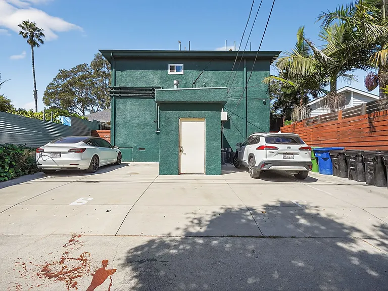 652 Vernon Ave #2 — Photo 14