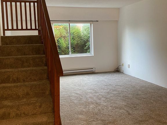 2nd image of 3563 Oak St #300