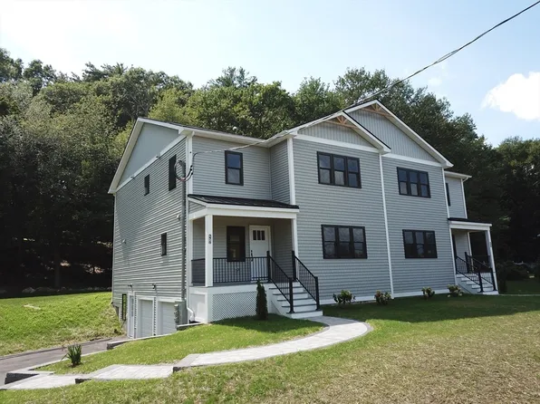 27 Rollins St #A, Groveland, MA 01834