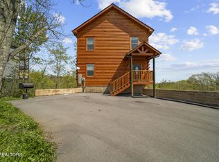 1106 N Trail Dr, Sevierville, TN 37862