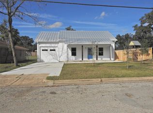 341 E Guadalupe St, La Grange, TX 78945