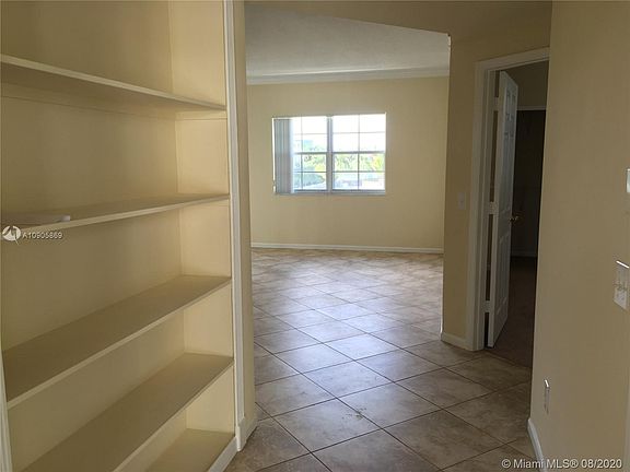 3rd image of 3215 NE 184th St APT 14305