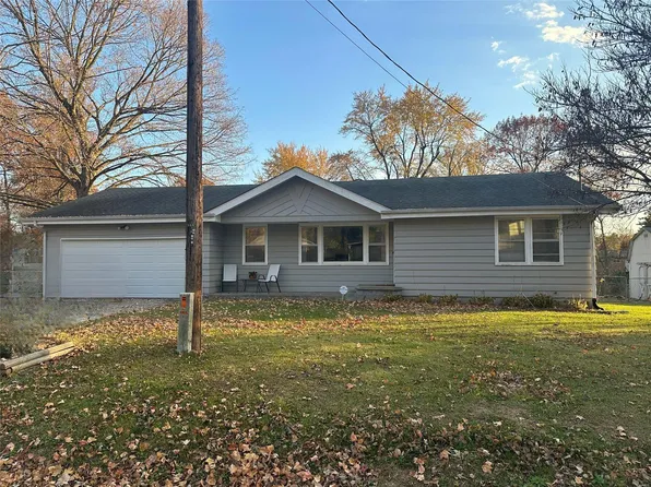 516 Melbourne Dr, Belleville, IL 62223