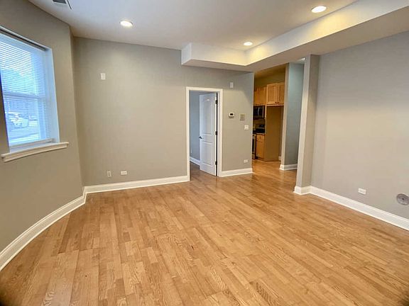 4th image of 7411 N Hoyne Ave APT A