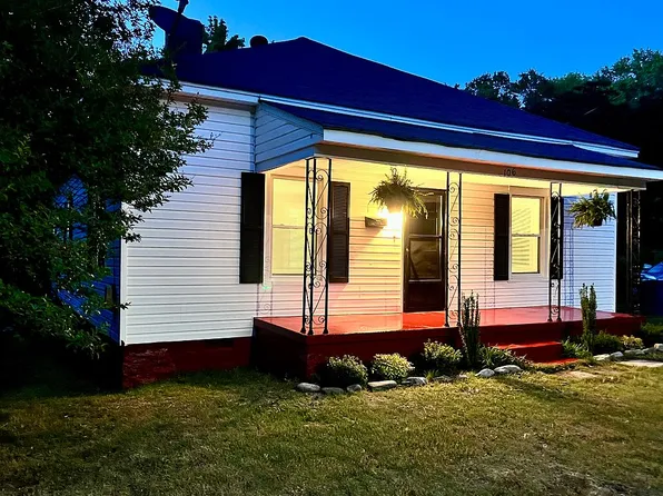 106 Hopper St, Clover, SC 29710