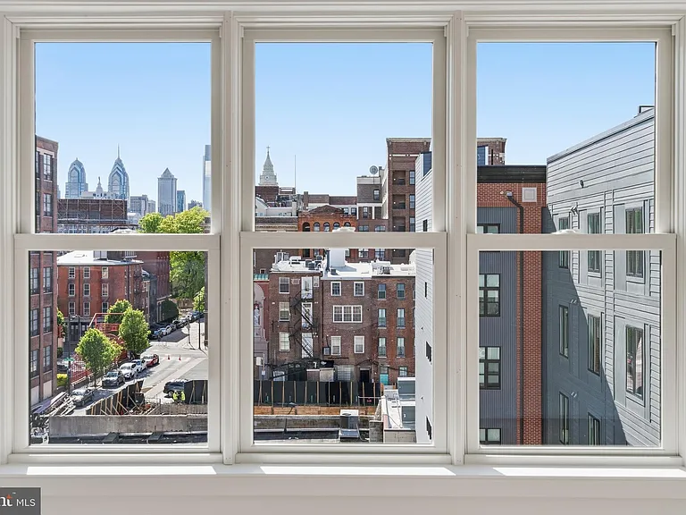 209 New St #6C — Photo 10