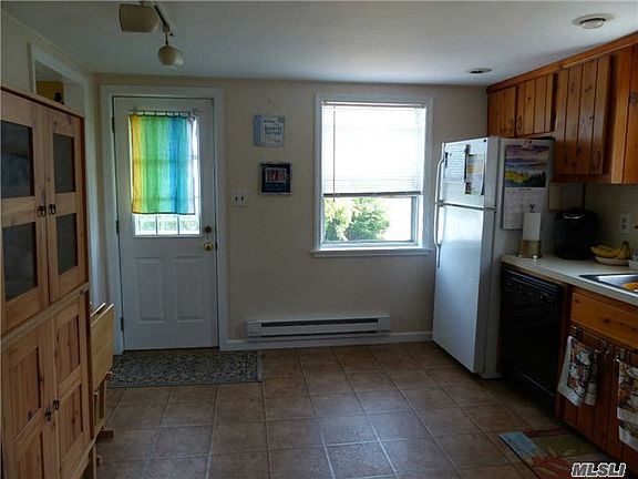 3rd image of 66 Trafalgar Dr