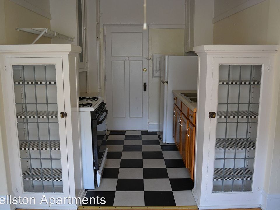 1st image of 1717 E Newton Ave APT 4